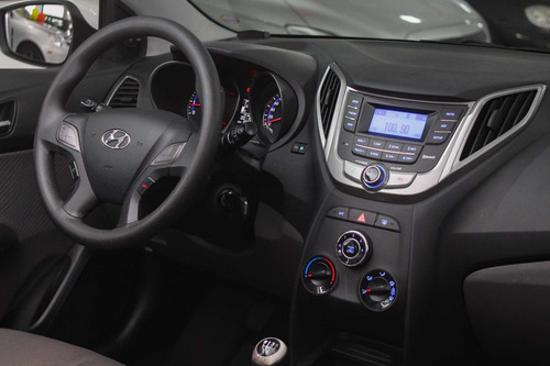 Imagem 11 de 15 de Hyundai Hb20s 2015 1.6 Comfort Plus Flex 4p