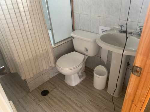 Casa En Venta De 5 Dorm. En Olmué