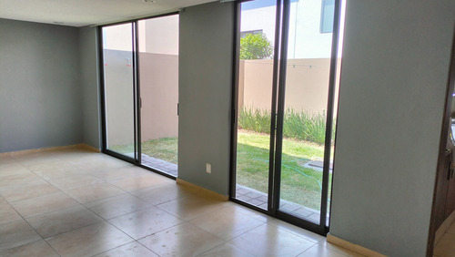 Casa En Renta En Zibata Queretaro