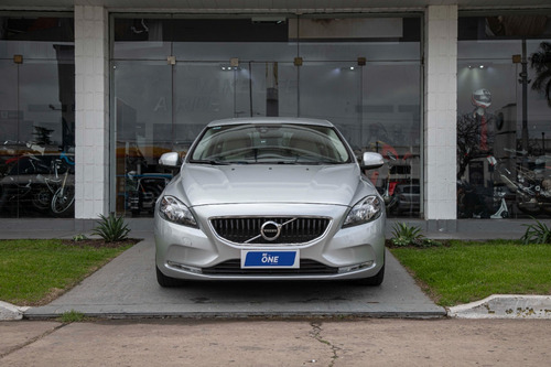 Volvo V40 1.6 T4 Momentum