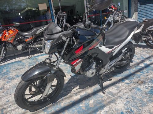 Imagem 2 de 8 de Honda Cb Twister 250 F 2017 Nova Baixo Km Troca Financia