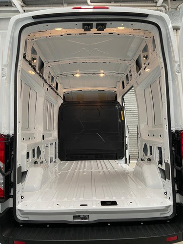 Imagen 9 de 16 de Ford Transit Furgón Medio 2023 0km