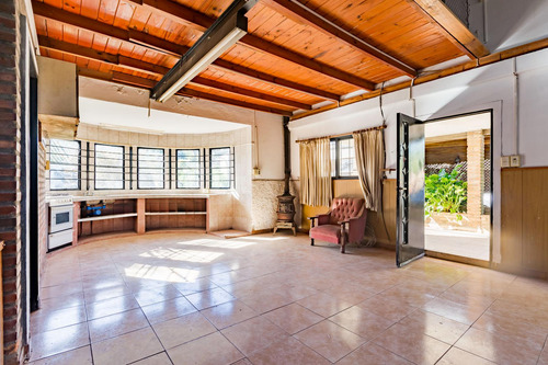Venta/permuta -casa - 1 Dormitorio - Playa Chica, Pueblo Esther.