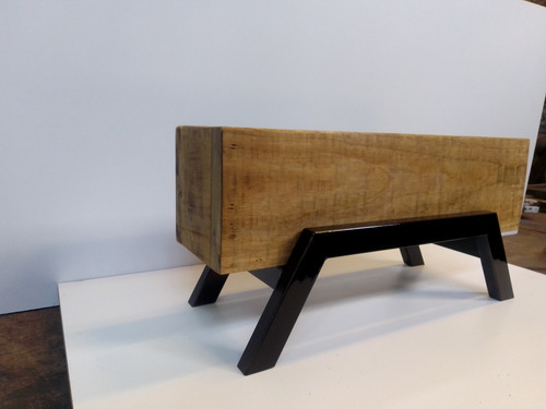 Maceteros De Hierro Y Madera