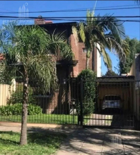 Imagen 1 de 13 de Casa 4 Ambientes Venta Castelar Sur Lote 550 M2 Apx