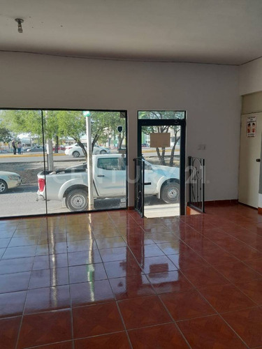 Local Comercial En Vebnta En Camino Real En Guadalupe