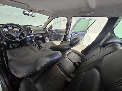 Peugeot 207 1.4 Xr Flex 5p
