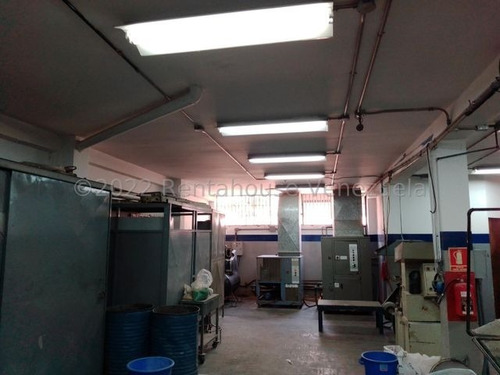 Imagen 18 de 26 de Edificio En Venta En Catia #22-20944