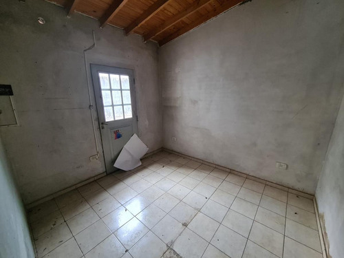 Imagen 4 de 4 de Local Comercial 35 M² - S.justo (ctro)