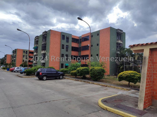 Apartamento En Venta, Urb. Narayola Uno, Maracay 24-14799 Yr