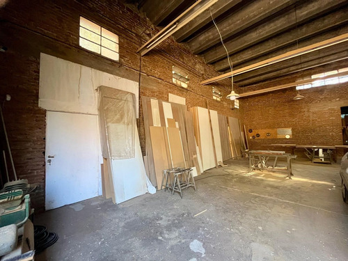 Galpon 420m² Terreno 1778m² Av. Ricardo Rojas 9700