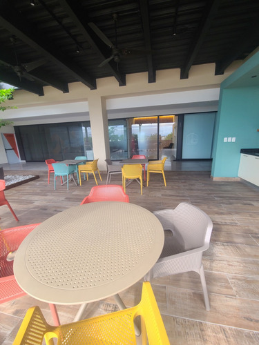 Plaza Comercial Corporativo Cod. 38534