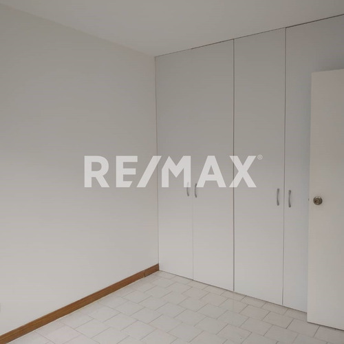 Se Ofrece En Alquiler Apartamento En Manzanares Oeste