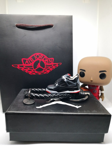 Llavero 3d Tenis Jordan Retro 4 Bread