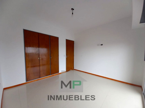 Imagen 7 de 14 de Balcon Al Frente-vista Abierta- Impecable Estado