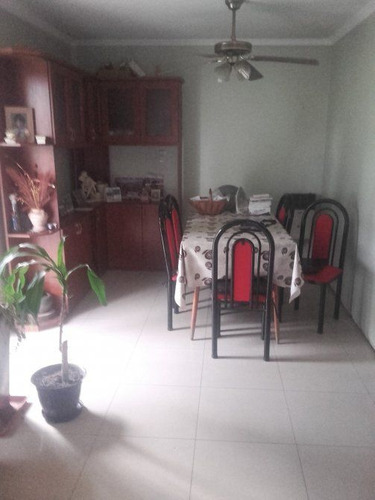 Chalet En 2 Plantas Sobre Lote De 20 X 35