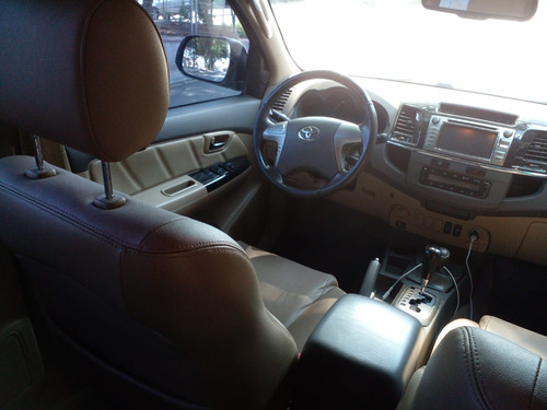 Toyota Hilux SW4 3.0 Srv 7l 4x4 Aut. 5p