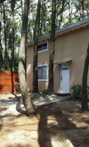 Imagen 2 de 14 de Cabañas 3 Ambientes, Con Excelente Ubicación!