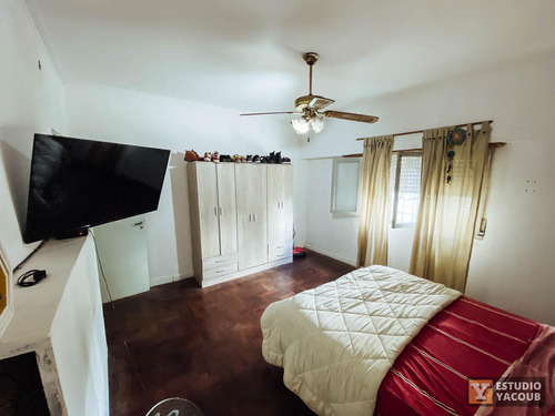 Casa En Venta - 2 Dormitorios 1 Baño - 95mts2 - Abasto, La Plata