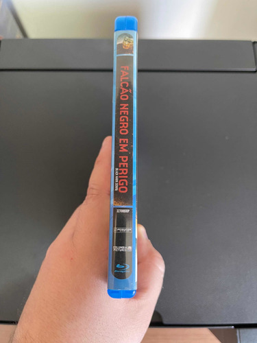 Imagem 3 de 5 de Blu Ray - Falcão Negro Em Perigo - Lombada Azul