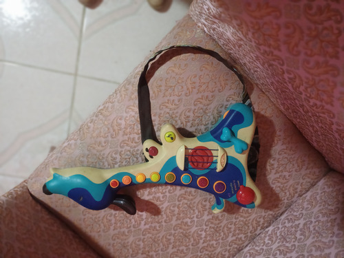 Guitarra Musical En Forma De Perrito Multicolor (Usado)