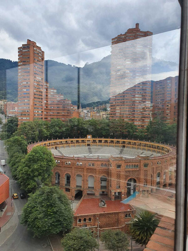 Imagen 15 de 16 de Vendo Oficina Frente A La Plaza De Toros Bogota