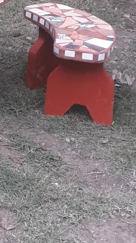Vendo Bancos De Cemento Revestida De Cerámicas Y Simples