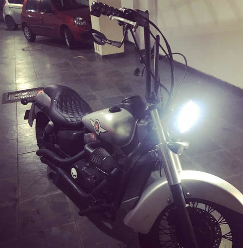 Imagem 2 de 4 de Honda 750