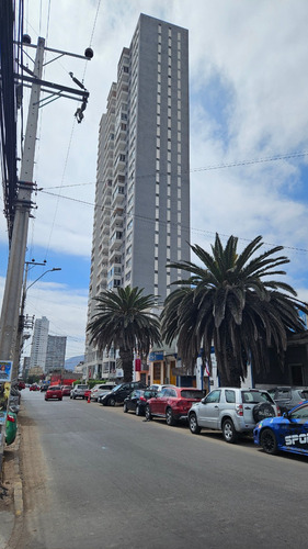 Vendo Depto. 3 Dormitorios Edificio Bulnes Labbé, Sector Cen