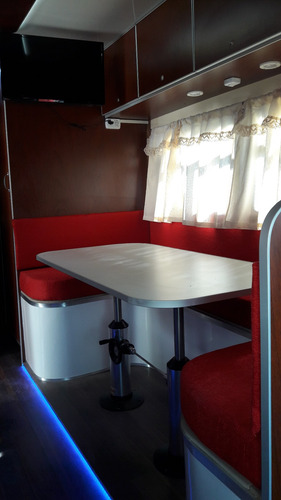 Carrozado Y Equipamiento Pbarbus En Chasis Sprinter O Simil