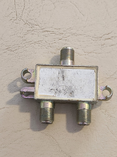 Splitter Tv Hd 5-900mhz - Derivador 2 Vías - Artekit (Usado)