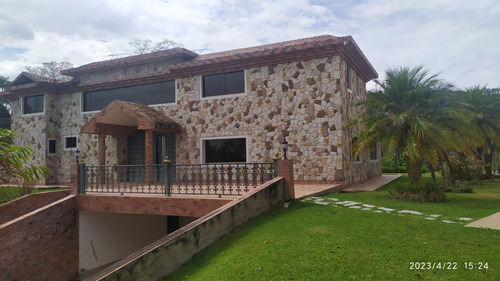 En Venta Espectacular Casa En Urb Privada San Diego De Los Altos In. Ma. Fda