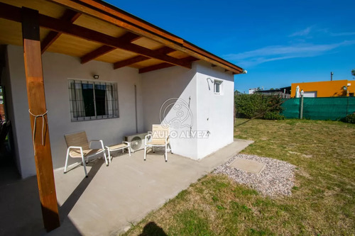 Ideal Para Disfrutar Las Vacaciones, Zona Tranquila, A Minutos Del Centro Del Balneario Y A Metros Del Mar