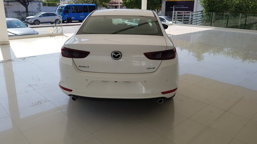 Mazda 3 Touring 2.0 Mecánico Blanco Nieve Perlado