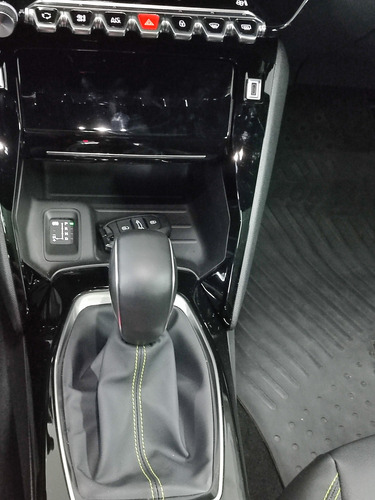 Peugeot 2008 1.0T Gt