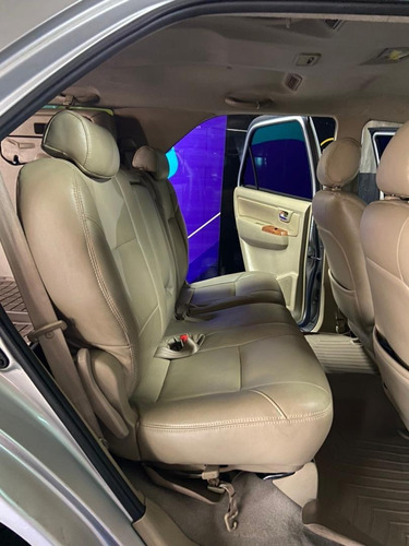 Imagen 7 de 10 de Toyota Fortuner