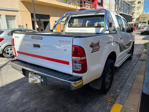 Imagen 8 de 10 de Toyota Hilux 2012 2.5 Cd Dx Pack I 120cv 4x4