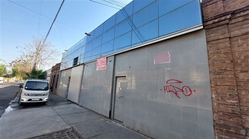 Imagen 3 de 24 de Industrial En Arriendo En Recoleta
