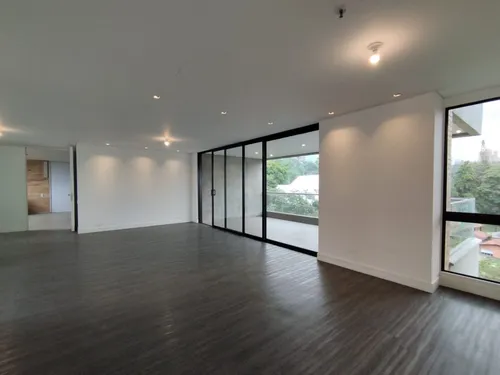 Apartamento En Venta En Los Balsos. Cod V17044
