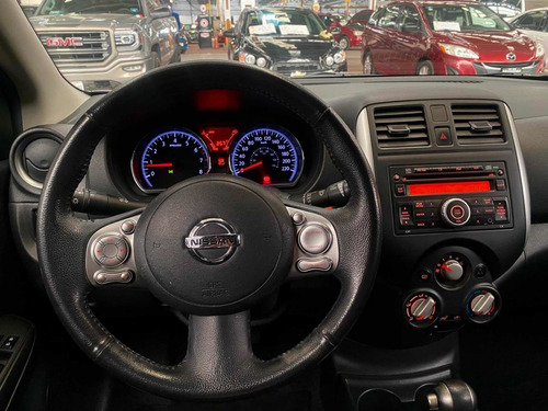 Nissan Versa 1.6 Exclusive Aut Ac Sedán 2014