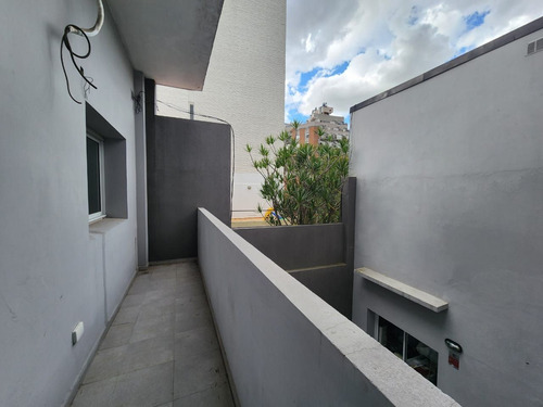 Excelente Dpto 3 Ambs Con Balcón En Floresta