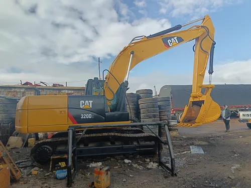 Excavadora Caterpillar 320 D2 Modelo 2014