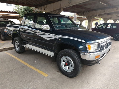 Toyota Hilux Sr5 2.8 Diesel 4x4 1998 Quadrada