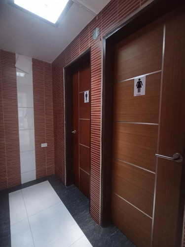 Imagen 11 de 12 de Local Comercial 240 Mts Urb. San Jose De Tarbes El Lugar Ideal Para Tu Negocio