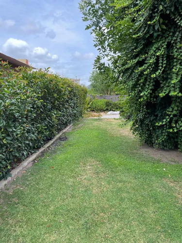 Casa Quinta En Venta - 2 Dormitorios 2 Baños - 1.500mts2 - Chivilcoy