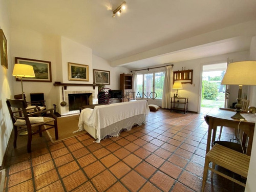 Casa En Venta - Zona Rincón Del Indio - Ref: 3224
