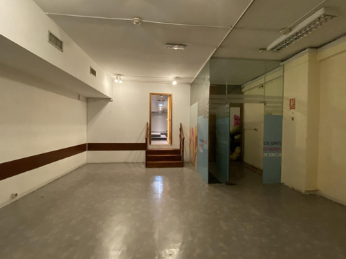 Importante Edificio Para Entrar Sobre Peatonal Sarandi