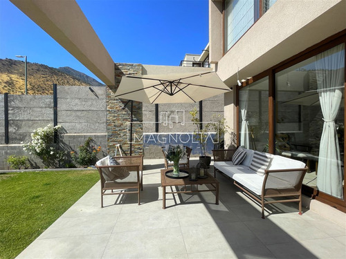 Casa En Venta De 5 Dorm. Mas Servicio En Chamisero