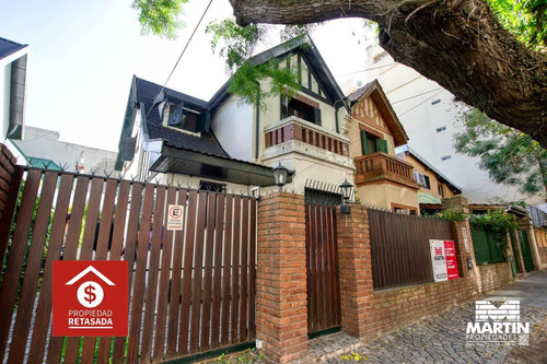 Casa Con Cochera, Jardín Y Pileta - Olivos, A Una Cuadra De La Avenida.