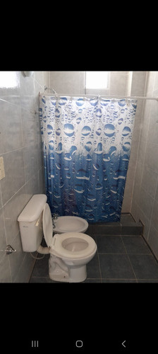 Casa De 4 Dormitorios Y 3 Baños Con Casa De Casero